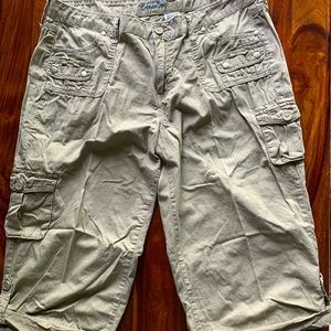 Apt. 9 Sage Cargo Capri